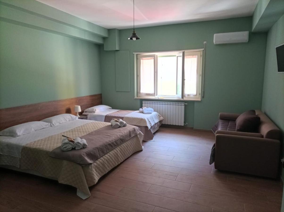 Incastro B&B In Кротоне Екстериор снимка